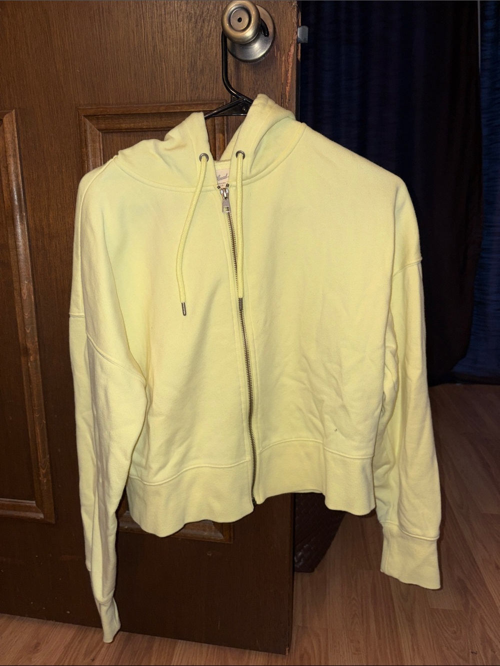 Universal Thread Pale Yellow cropped hoodie